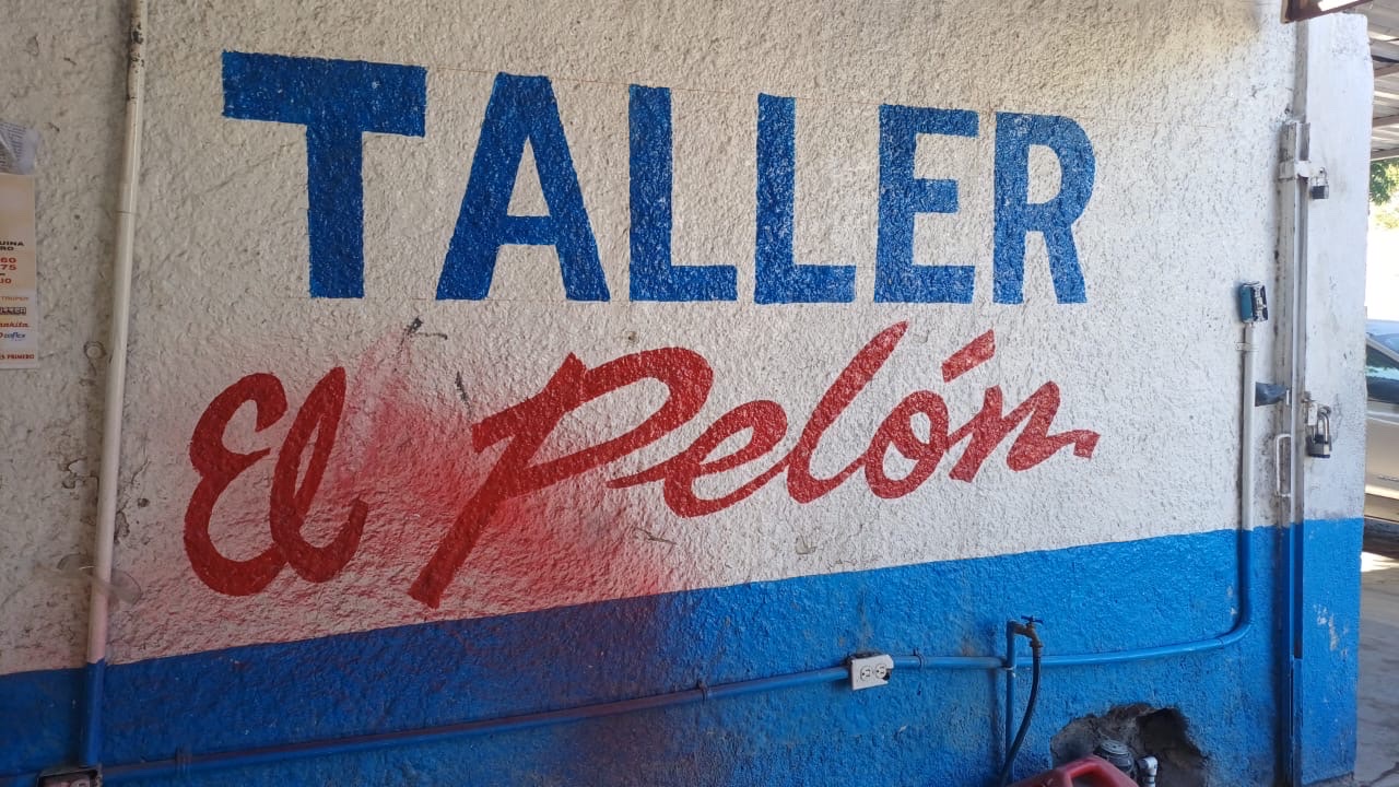 Taller El Pelón - Letrero pintado a mano